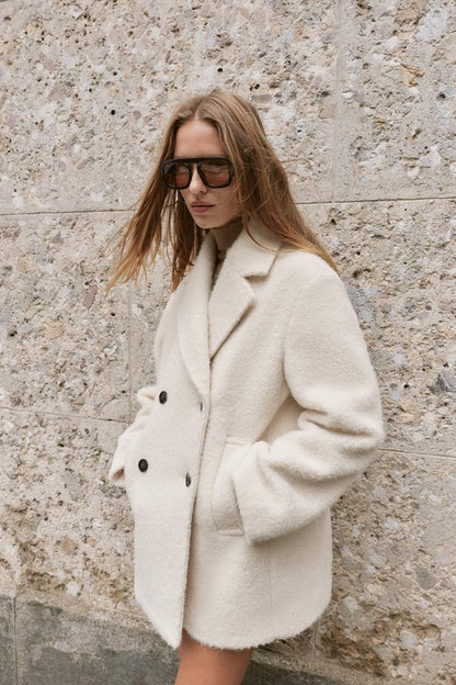 MANTEAU MI-LONG BOUCLÉ À BOUTONNAGE CROISÉ